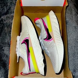 Nike women running shoes